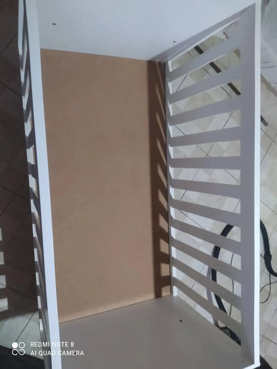 Berço de madeira branco para bebê seminovo com colchão de brinde!
