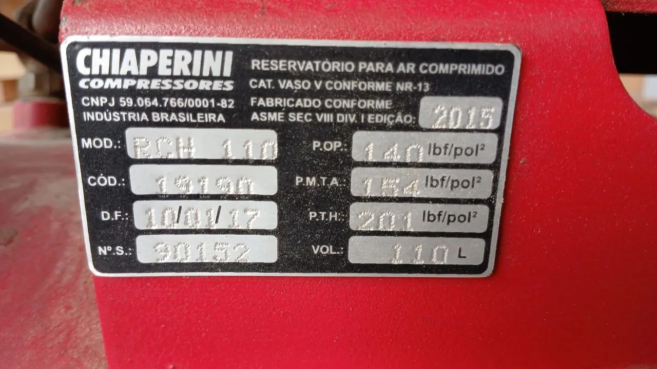 Vendo Compressor de Ar Chiaperini 10/220 rofissional - Foto 3