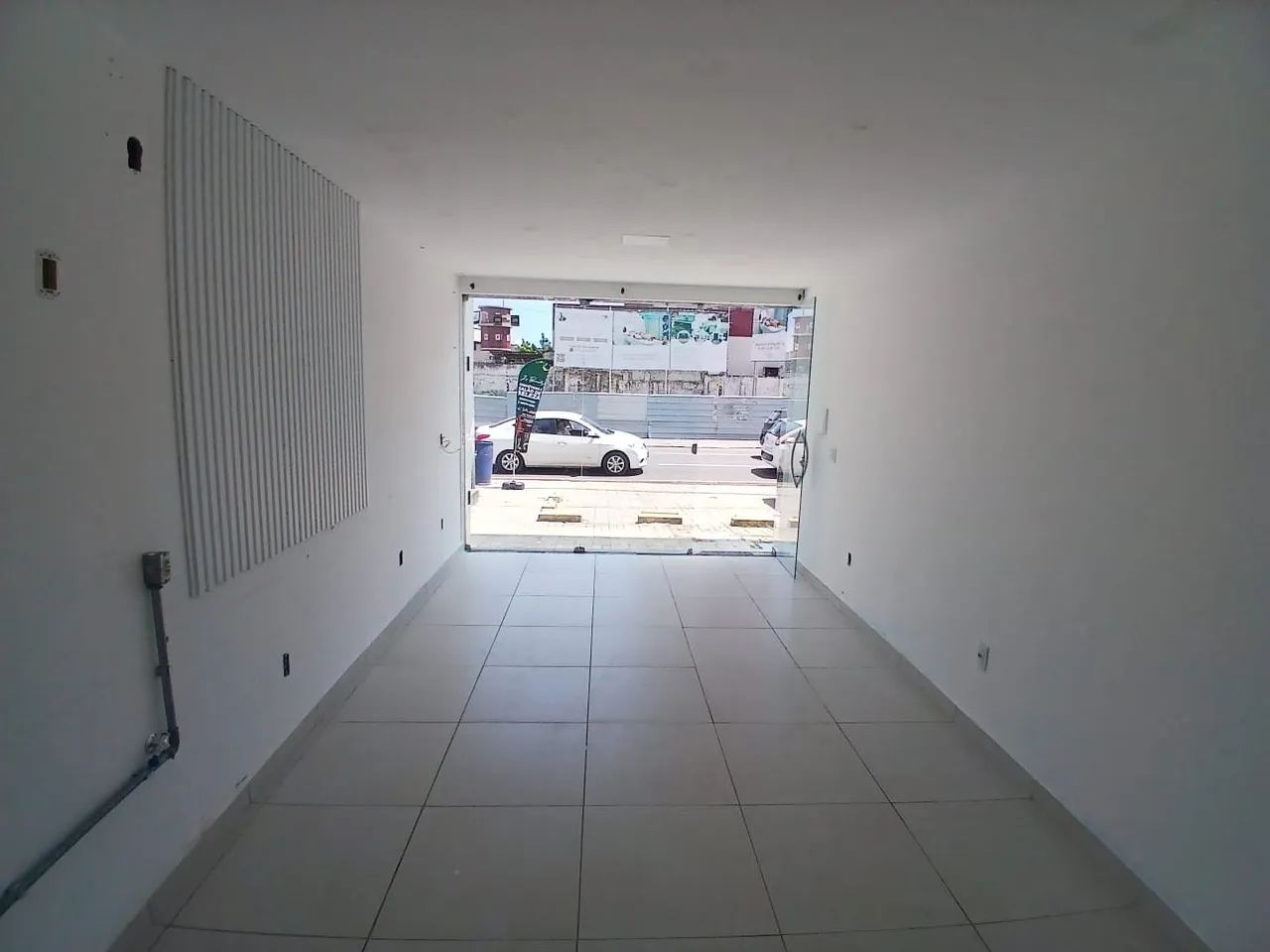 Alugo loja vitrine térreo (25 m2) na avenida esperança 