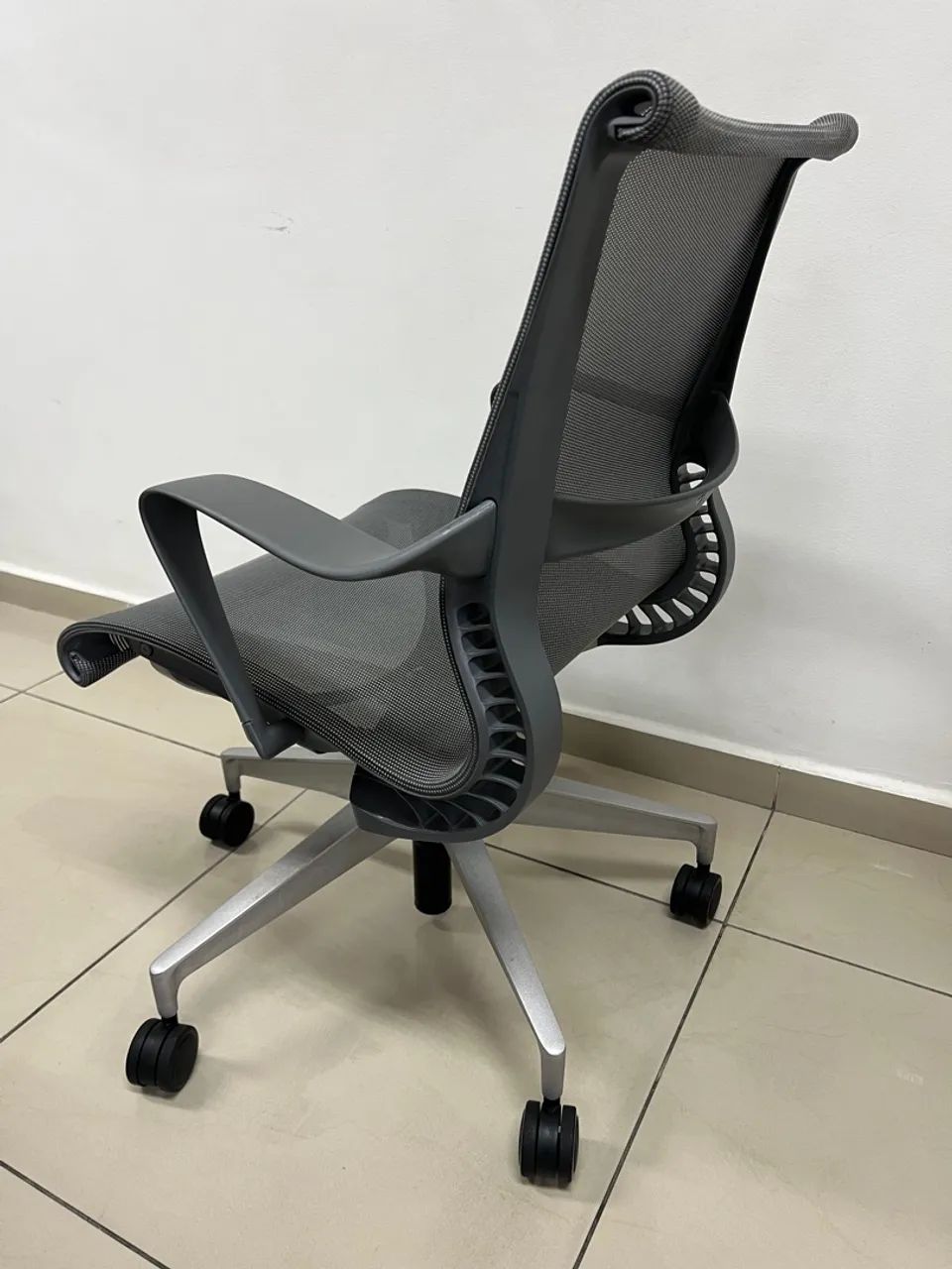Cadeira Herman Miller Setu Grafite (Várias unidades) - Foto 3
