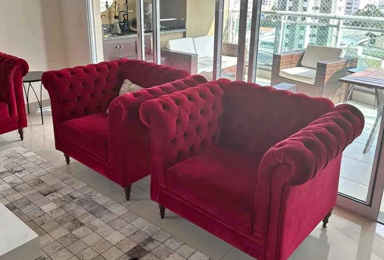 Sofá de Veludo Vermelho Luxuoso