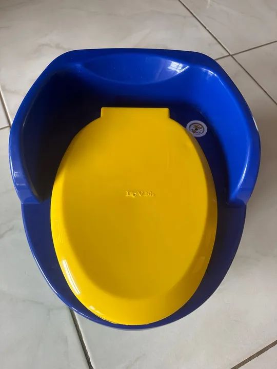 Assento de vaso sanitário infantil - azul e amarelo