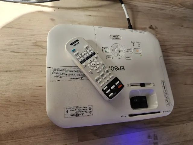 Projetor Epson Powerlite X14+ - 3000 Lumens - Com Controle 