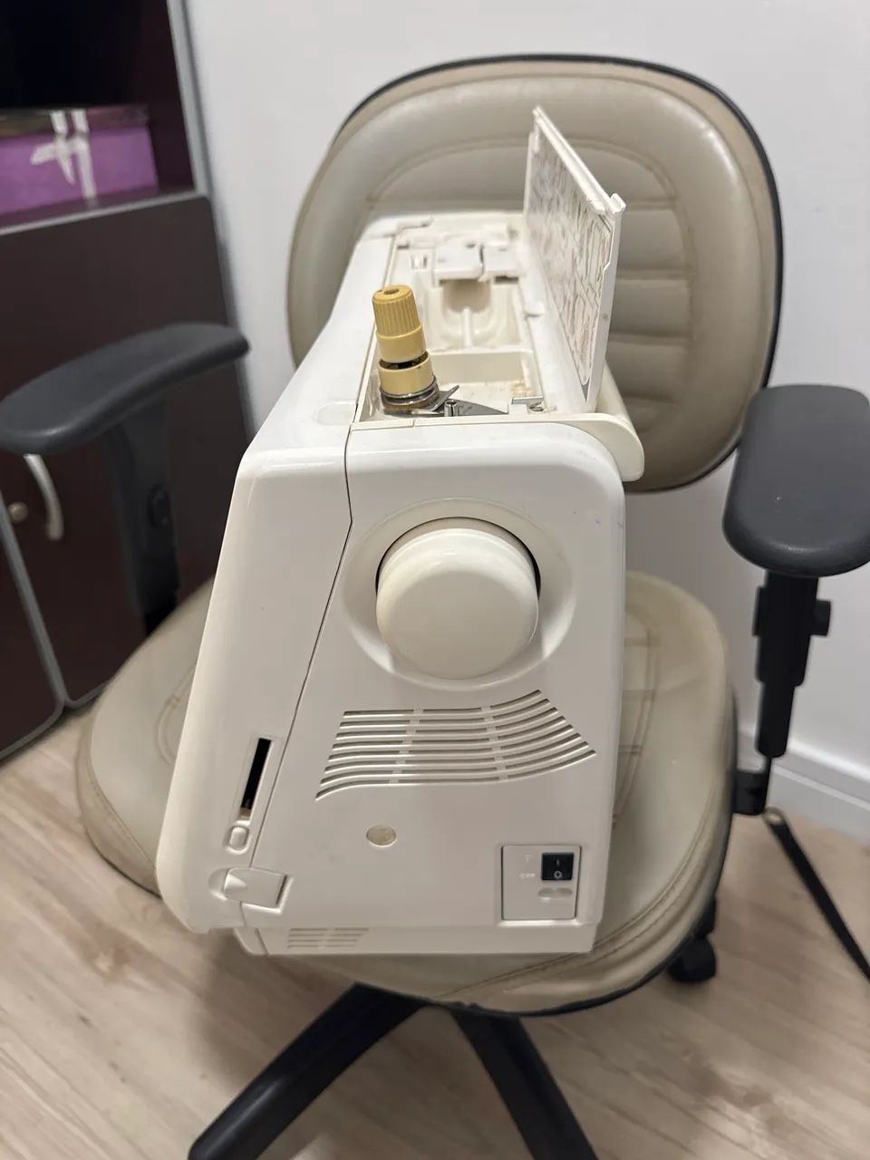 Máquina de bordar elna swiss design xperience embroidery 8300 - Foto 2