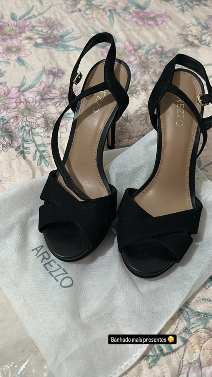 Sandália Arezzo Preta - Nova!