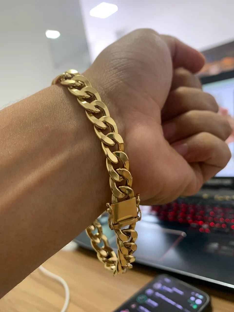 Pulseira quinada de ouro 18