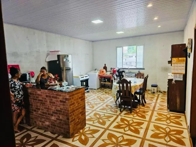 Casa Petrópolis com quintal, dois quartos próximo ao Colégio Tiradentes