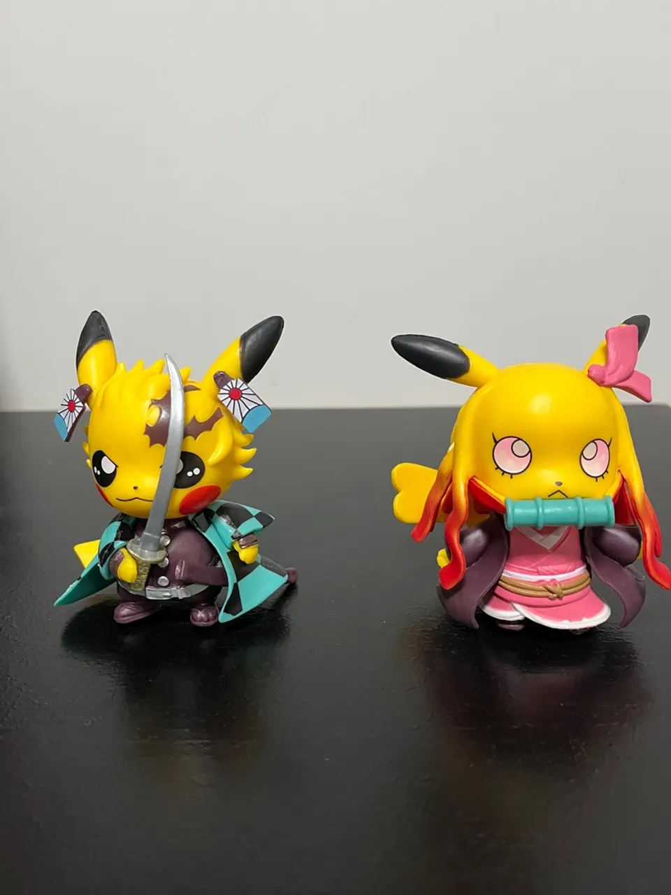 Kit 2 Action Figures Pokémon Pikachu Anime Demon Slayer