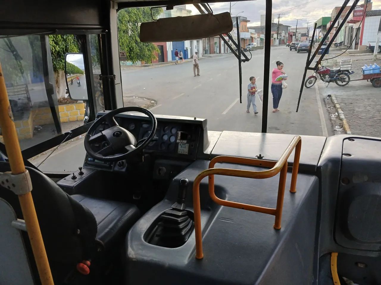 Onibus Vw 17230 valor 83 mil - Foto 10