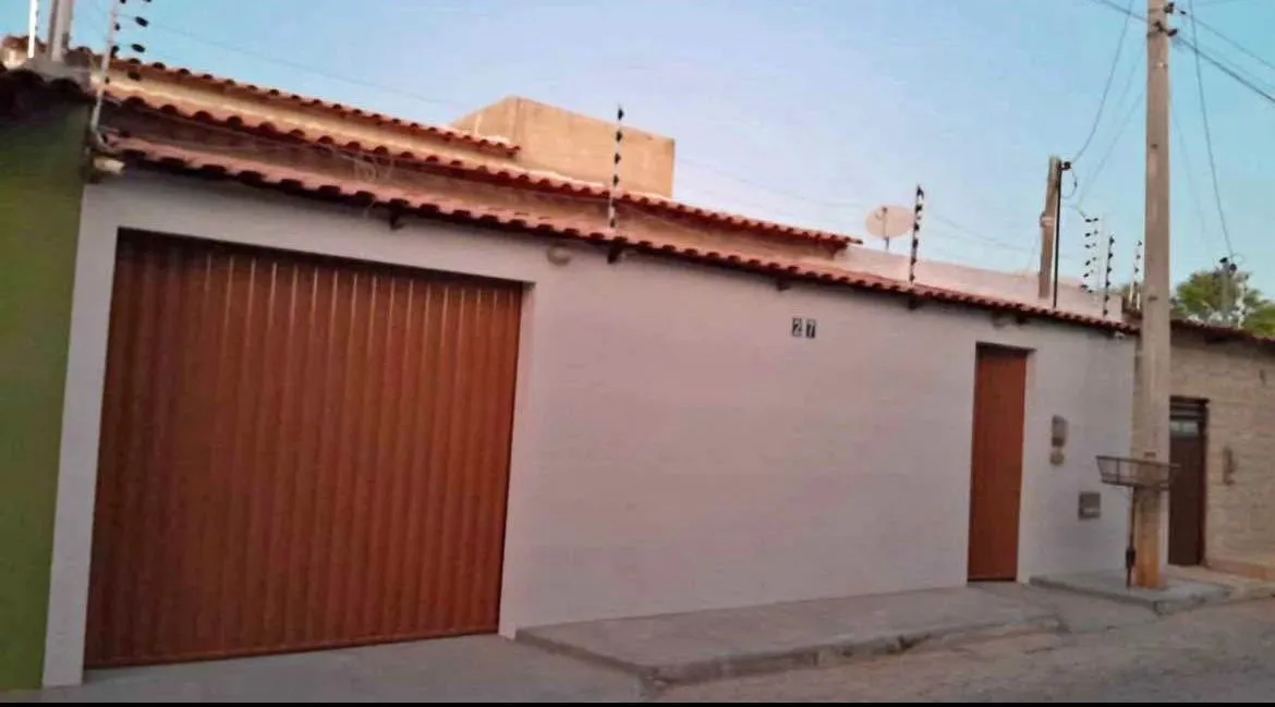 Vendo casa em Lapão, próximo ao hospital.