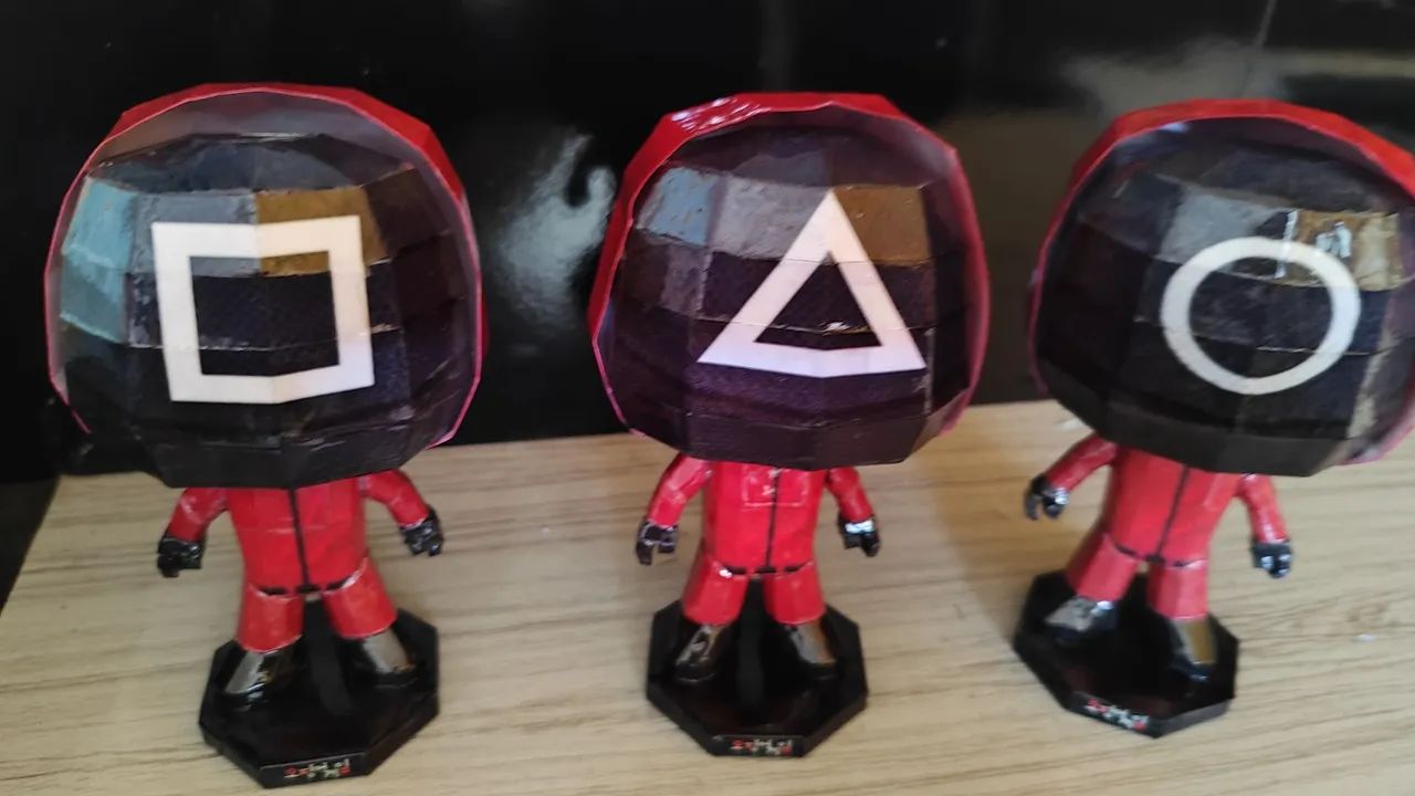 Boneco Funko Round 6 Squid game papercraft  - Foto 3