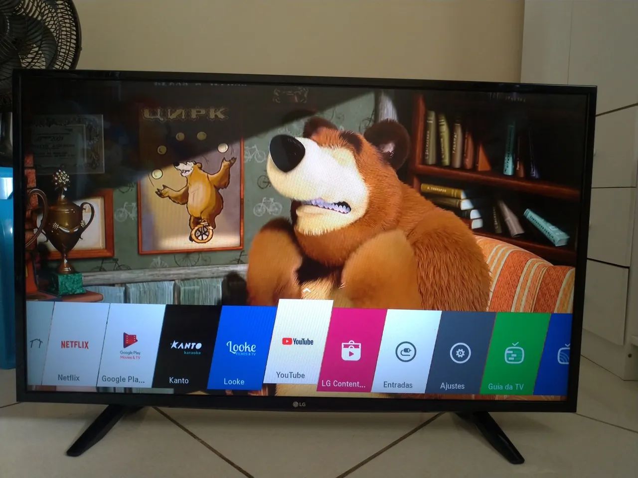 TV LG Smart 50 polegadas. 