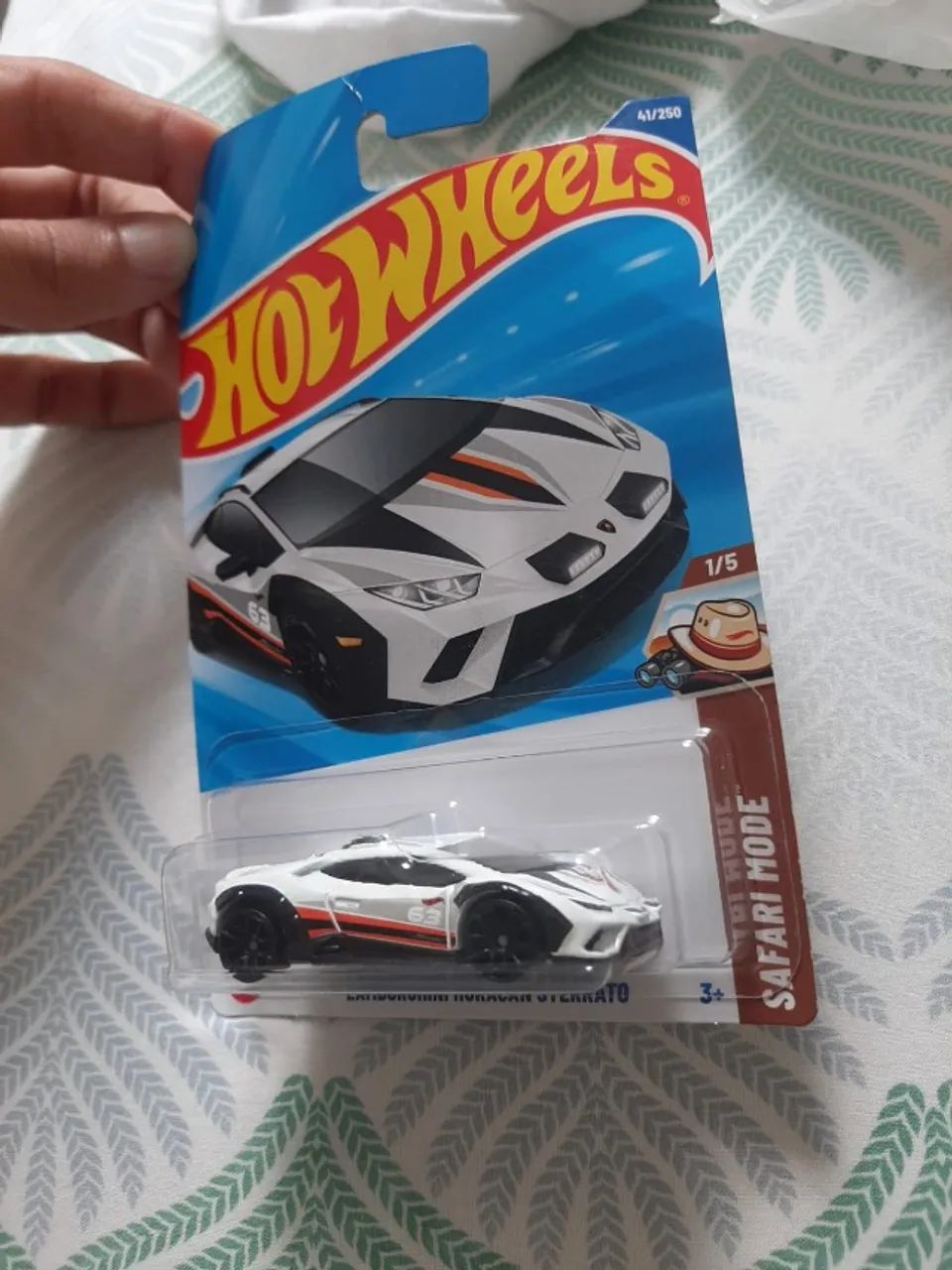 Miniatura K.I.T.T Super máquina Hot Wheels e Lamborguini Huracan Sterrato  - Foto 2
