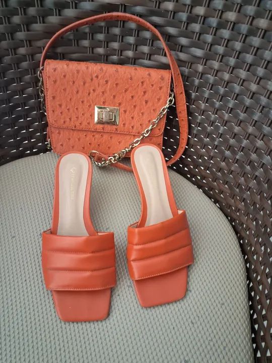  Conjunto de Bolsa de ombro e tamanco  - Foto 3