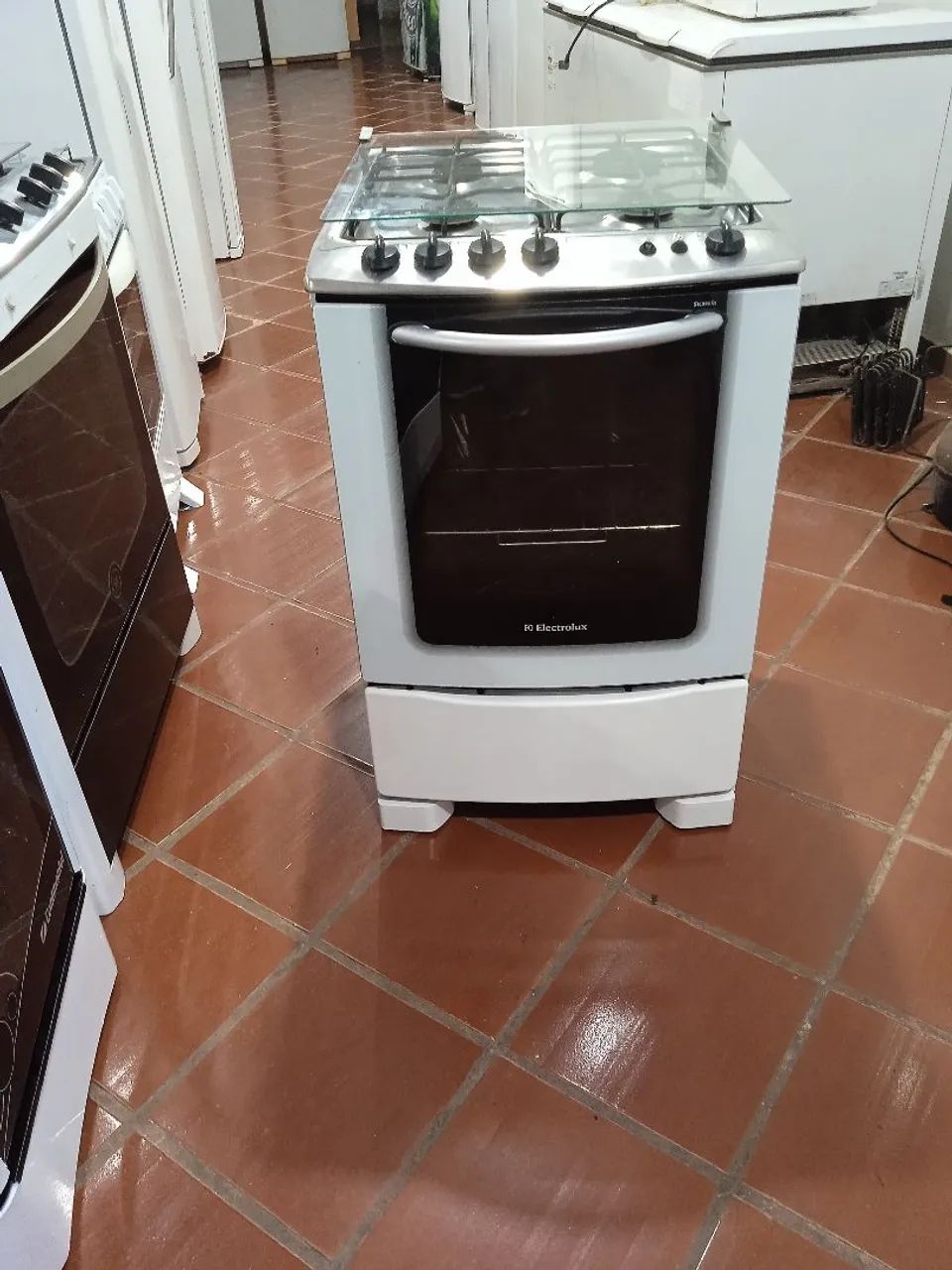 Fogão electrolux de 4 bocas semi novo  - Foto 2