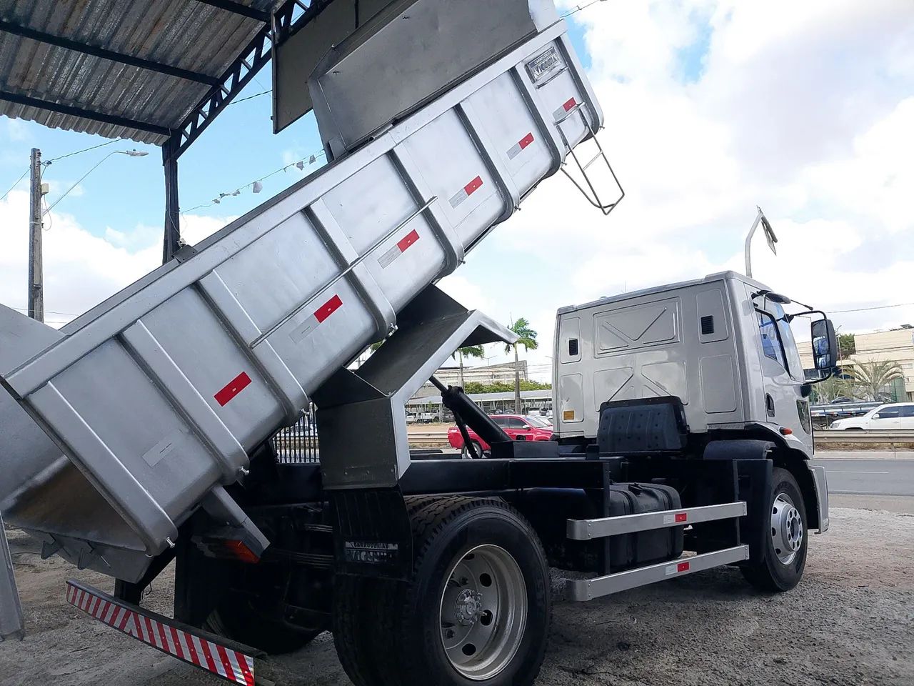 Ford Cargo maisNovo Do Brasil km 27.065 apenas  - Foto 4