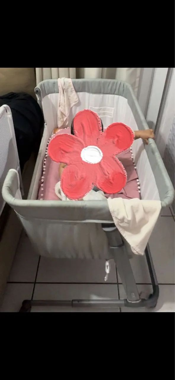 Berço Co-Bed Pluggy Cosco Cinza Claro - Foto 3