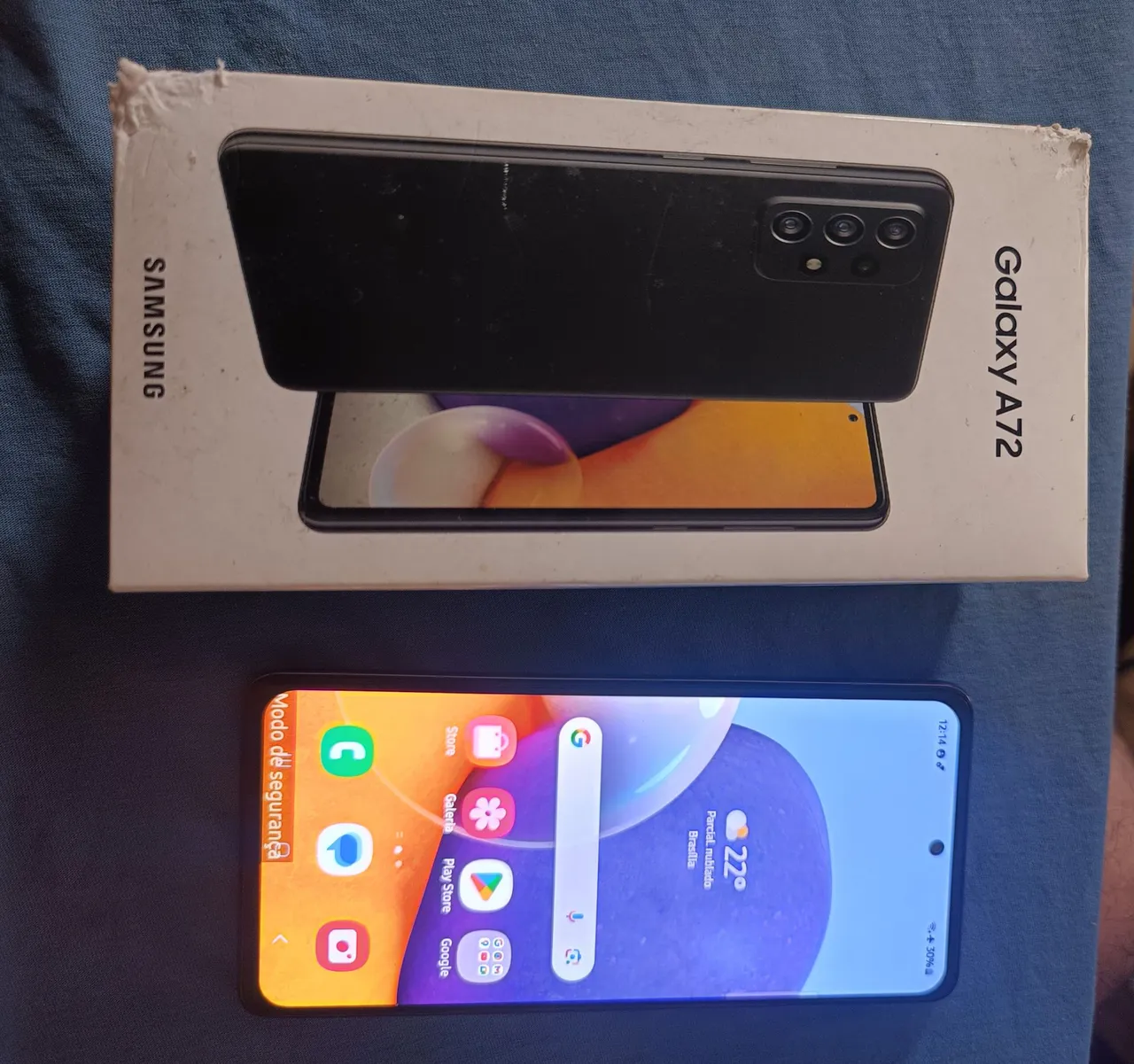Galaxy a72 128 giga 6 de RAM. 
