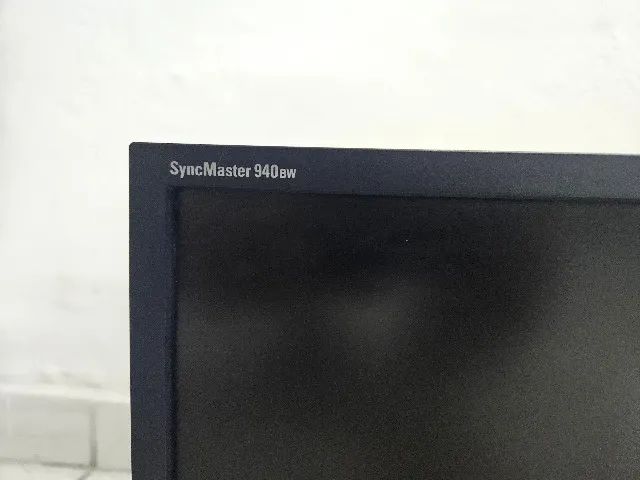 Monitor LCD 940 BW Samsung 19 polegadas imagem apagando intermitente - Foto 2