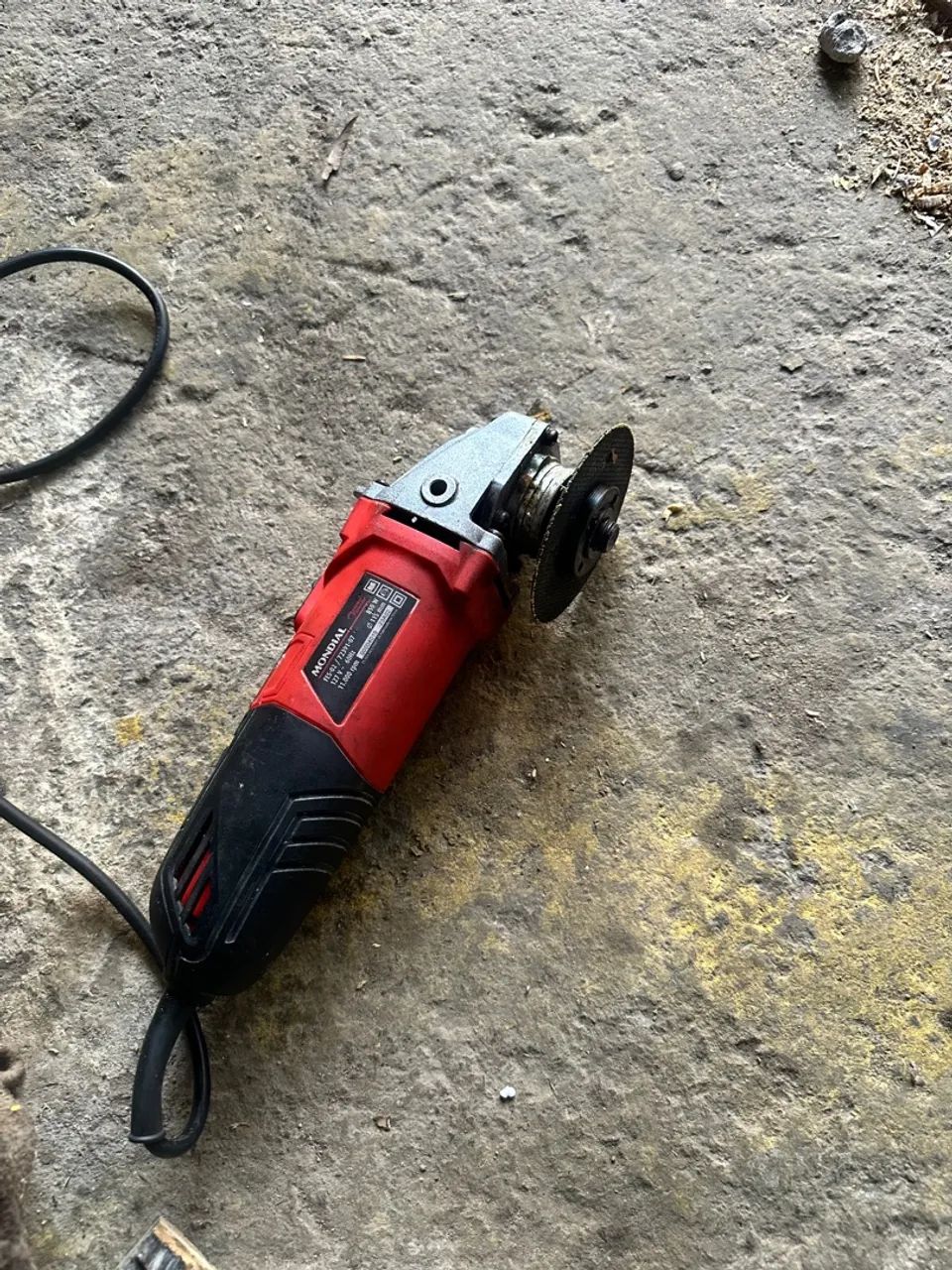 Esmerilhadeira Angular Elétrica 127v mundial . Ferramenta de uso roby  - Foto 5