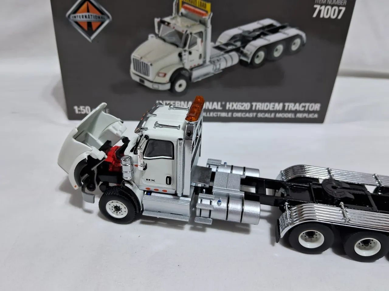 Miniaturas de caminhão 64313242185603123