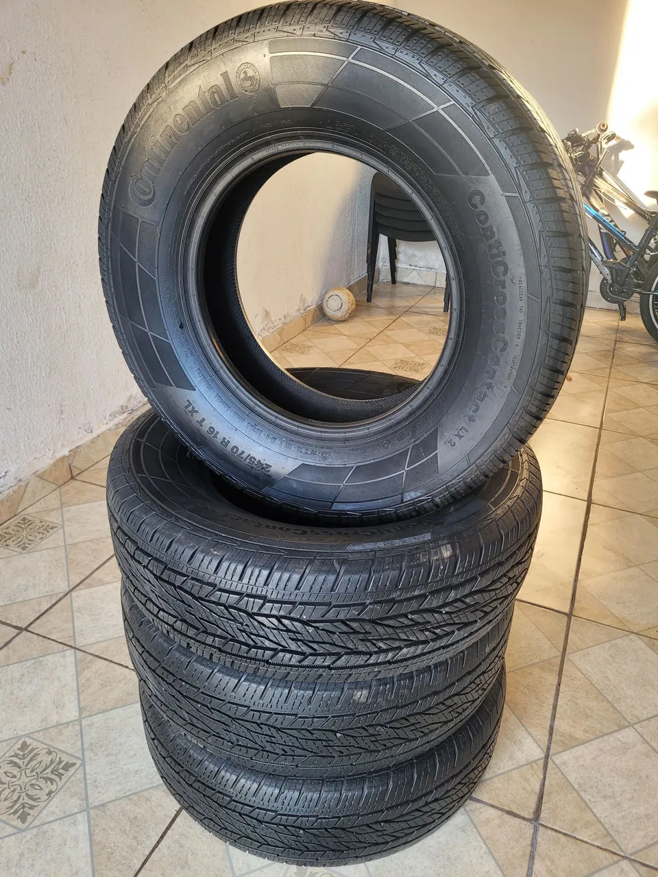 2 Pneus Continental CrossContact 245/70/16