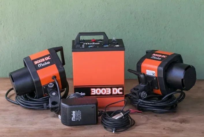 ESTÚDIO MÓVEL - FLASH MAKO 3003 DC AUTOVOLT KIT PARA ESTÚDIO E