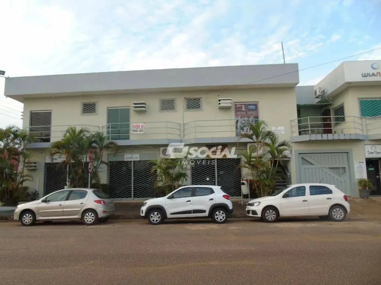 Sala comercial para locação localizada na Av. Lauro Sodré esquina com R: Alvaro Maia, Caia