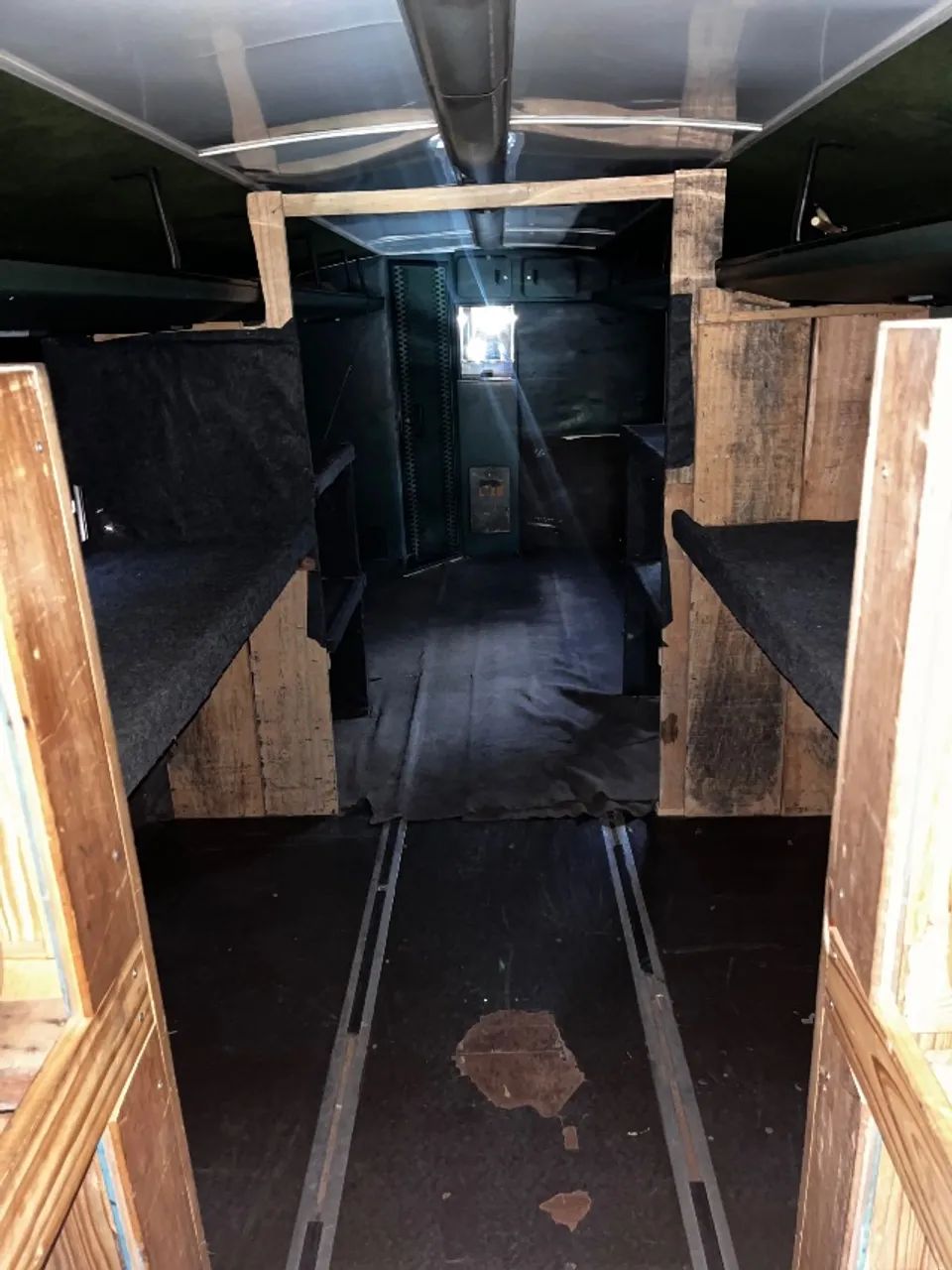 Ônibus 1318 motor casa  - Foto 2