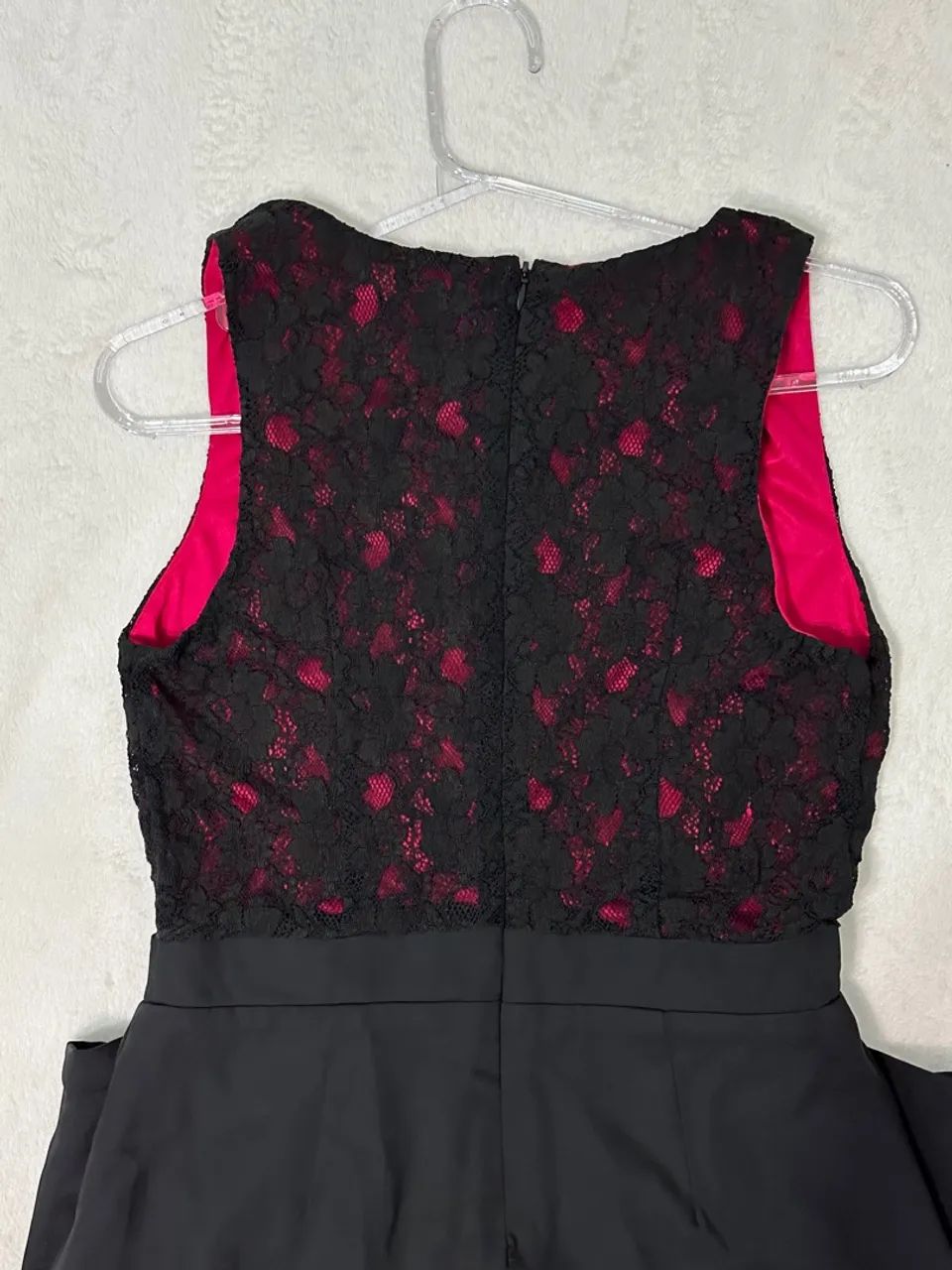 Vestido Open Up Preto com Detalhes em Renda - Foto 5