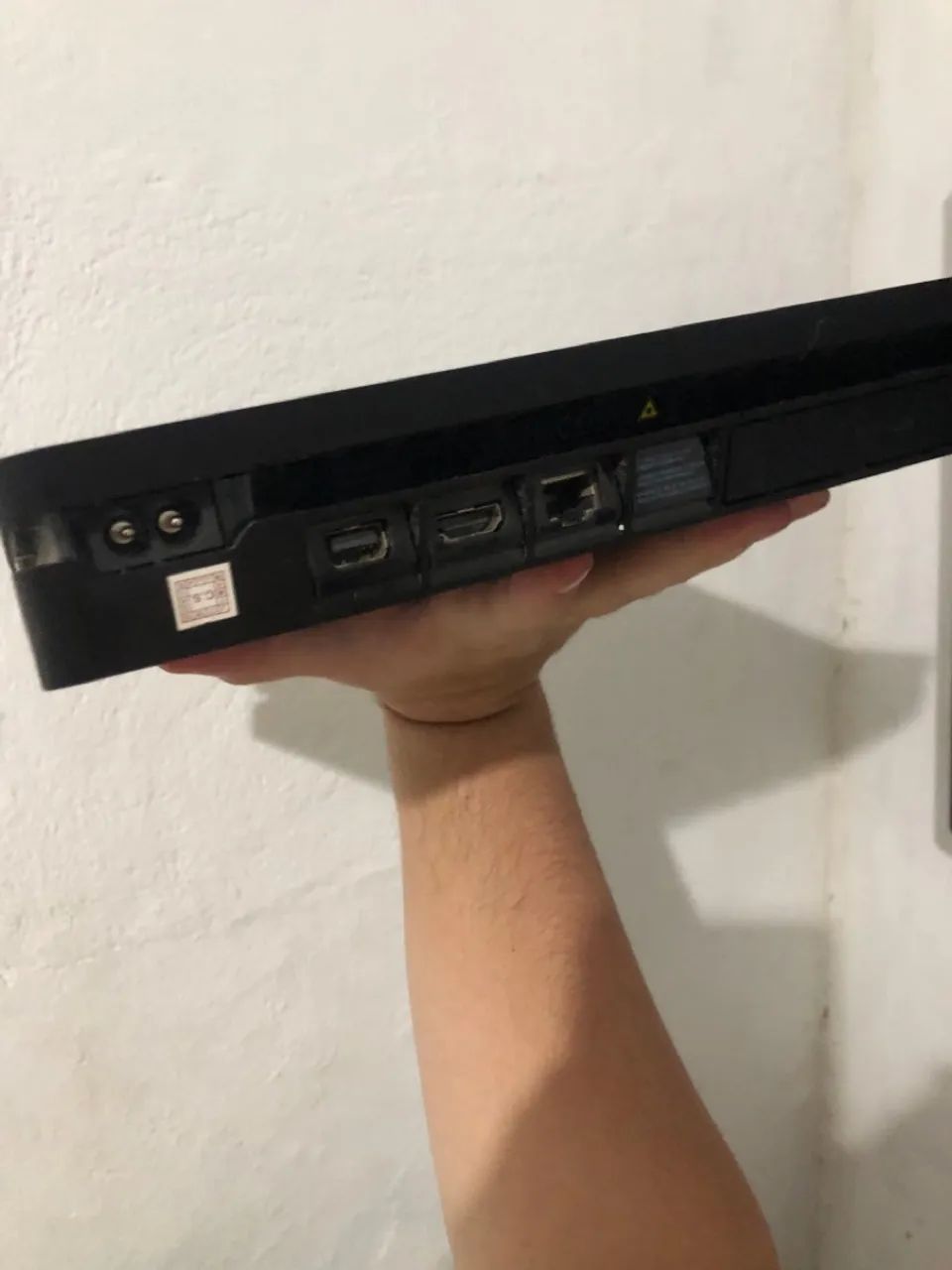 (LEIA A DESCRIÇÃO)Playstation 4 SLIM 500 gb com 2 jogos+Suporte de parede - Foto 2