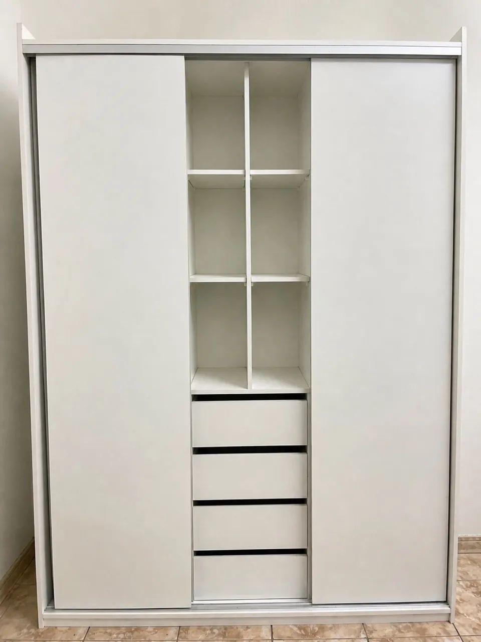 Guarda roupa modulado branco 