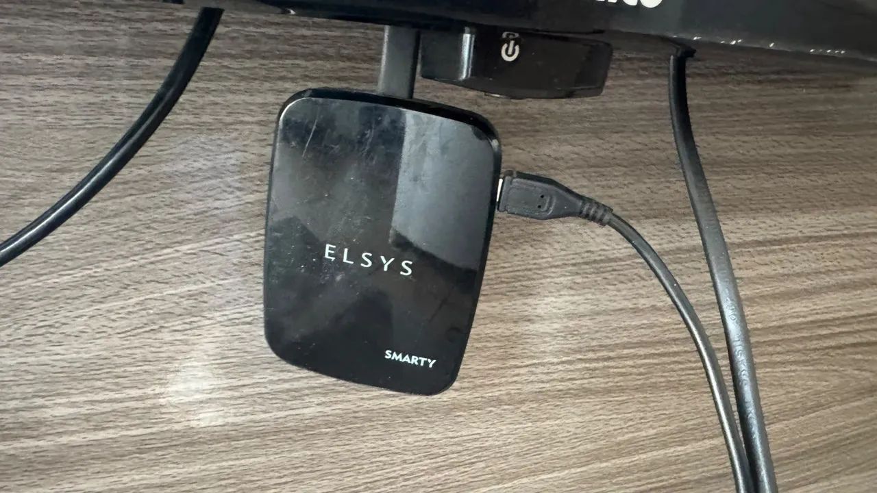 SMARTV TV PHILCO 32 POLEGADAS MUITO CONSERVADA VAI COM APARELHO DE MIDIA COMPLETA ENTREGO  - Foto 3