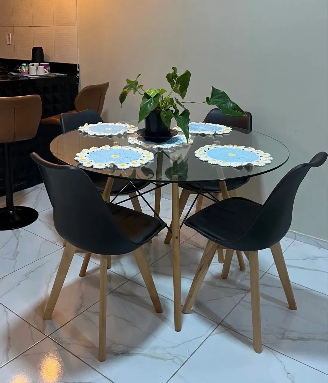 Mesa com 4 cadeiras  - Foto 5