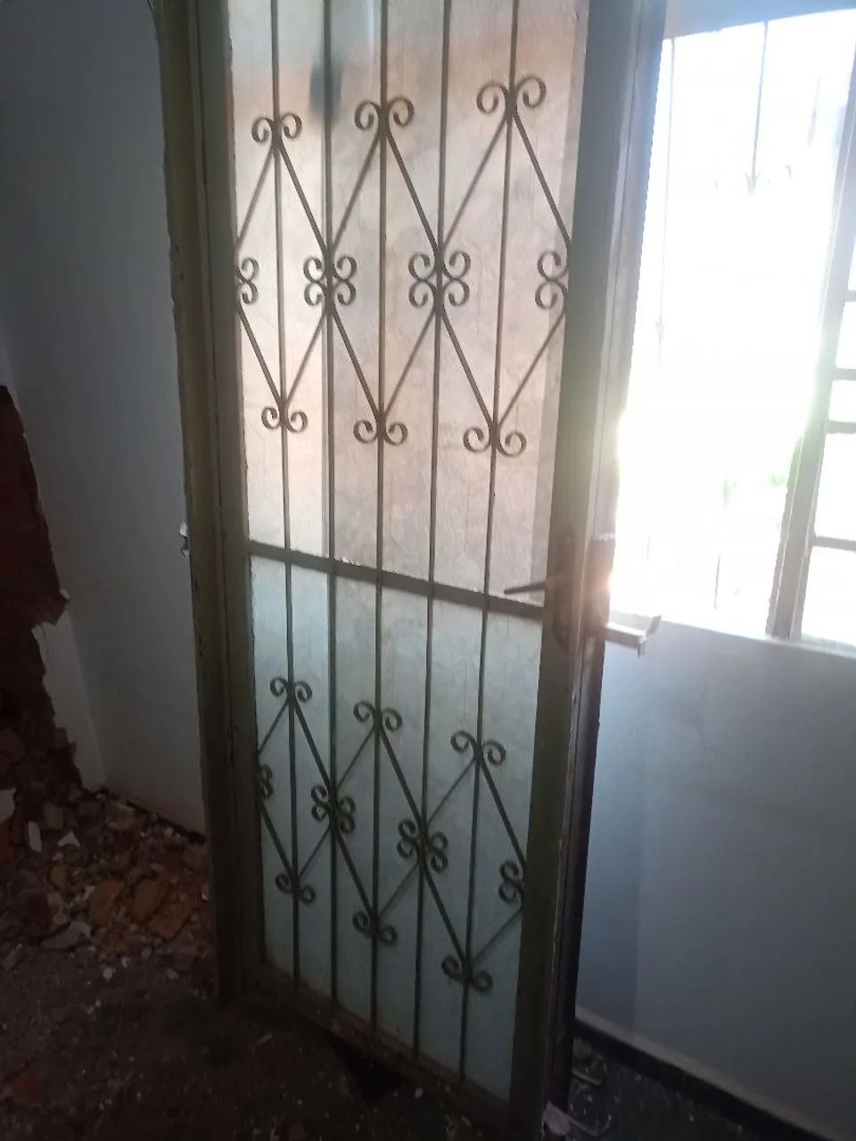 Porta de ferro e vidro - Foto 5