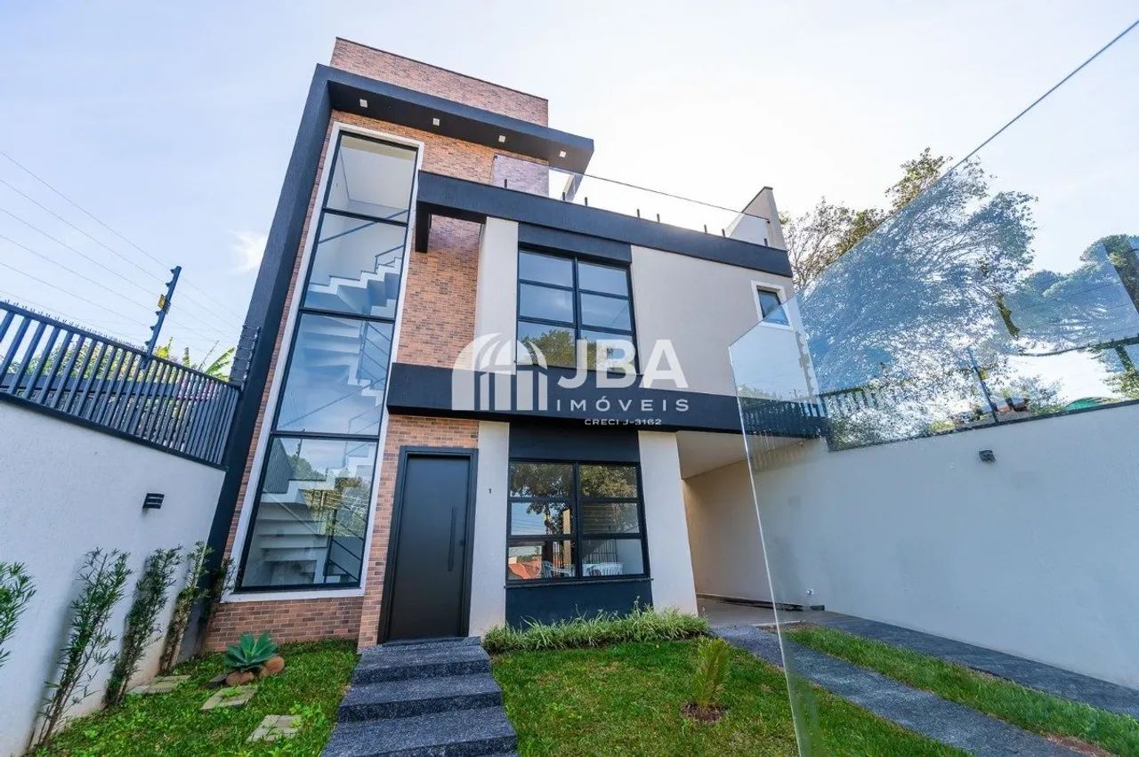 MARAVILHOSO SOBRADO TRIPLEX COM ÁTICO