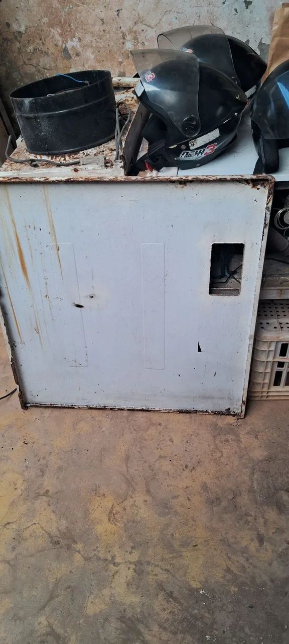 Câmera frigorífica antiga funcionamento perfeito trifásico com motor sobressalente!! - Foto 3