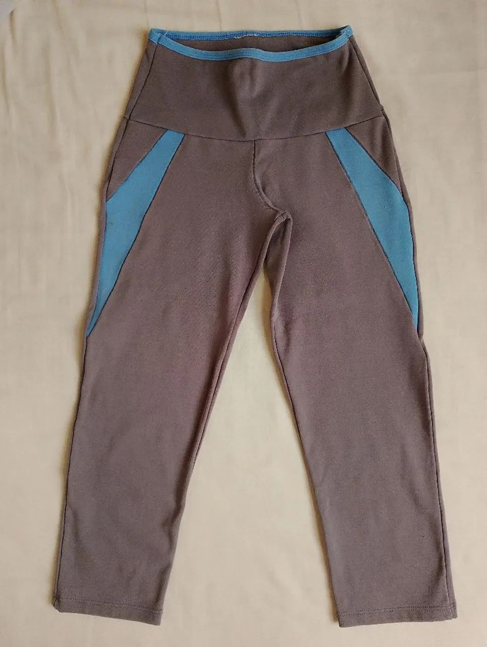 Calça legging feminina para academia.