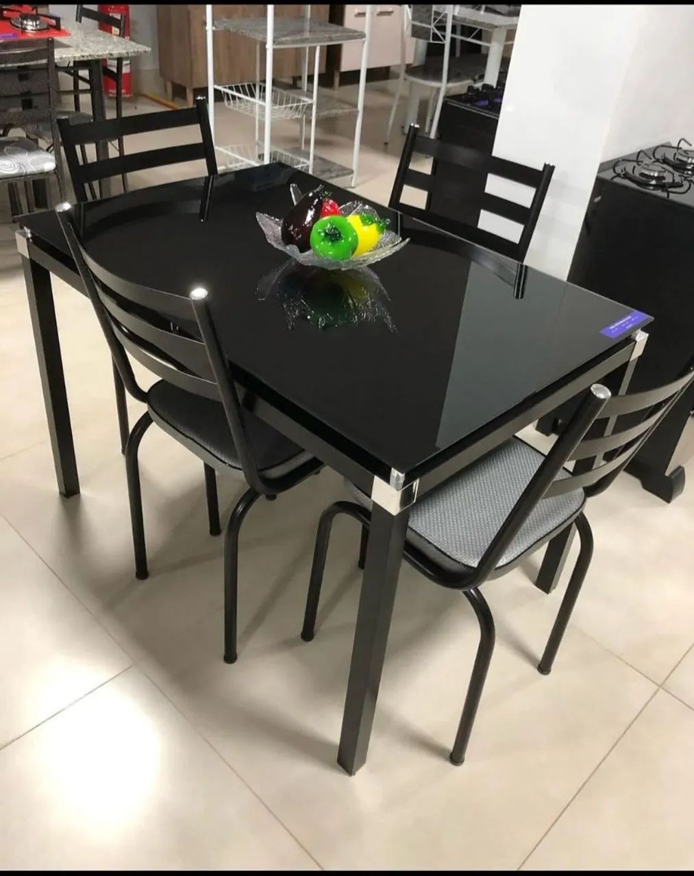 Mesa 4 cadeiras tampo de vidro 