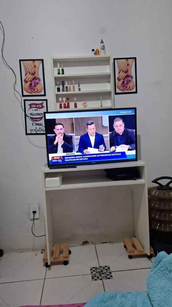 Estou vendendo minha TV ? 32 polegada TV normal está perfeita motivo comprei outra  - Foto 2