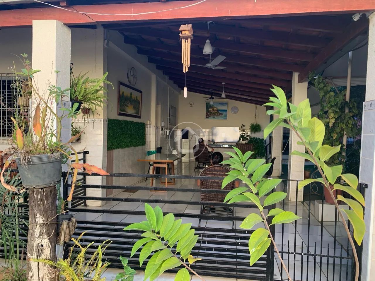 TERRENO GRANDE COM CASA