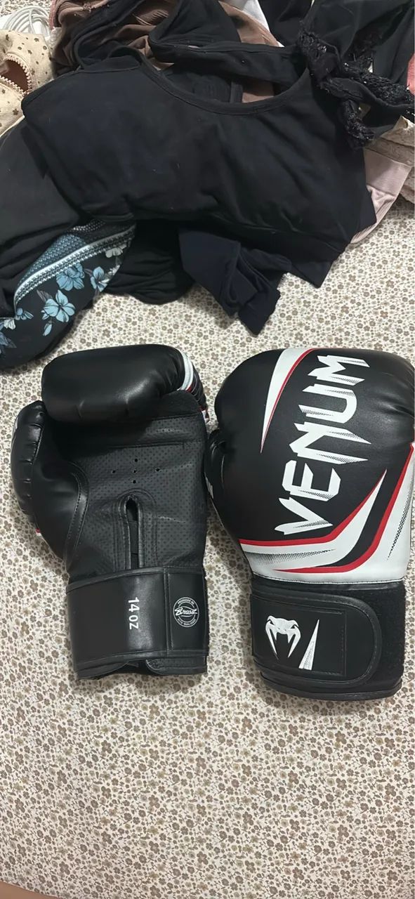 VENDO LUVA VENUM - Foto 2