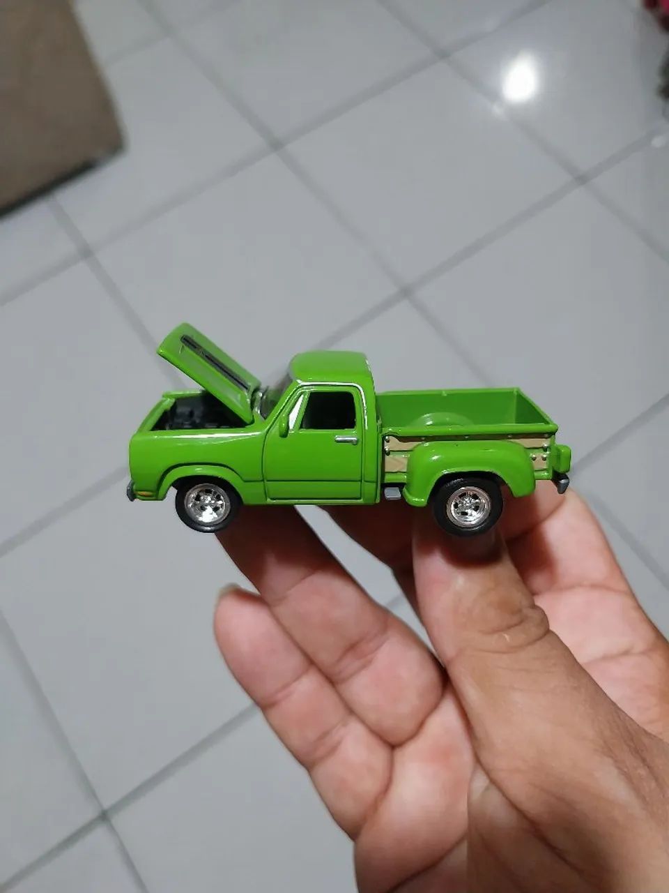 Johnny Lightning 1977 Dodge D-150