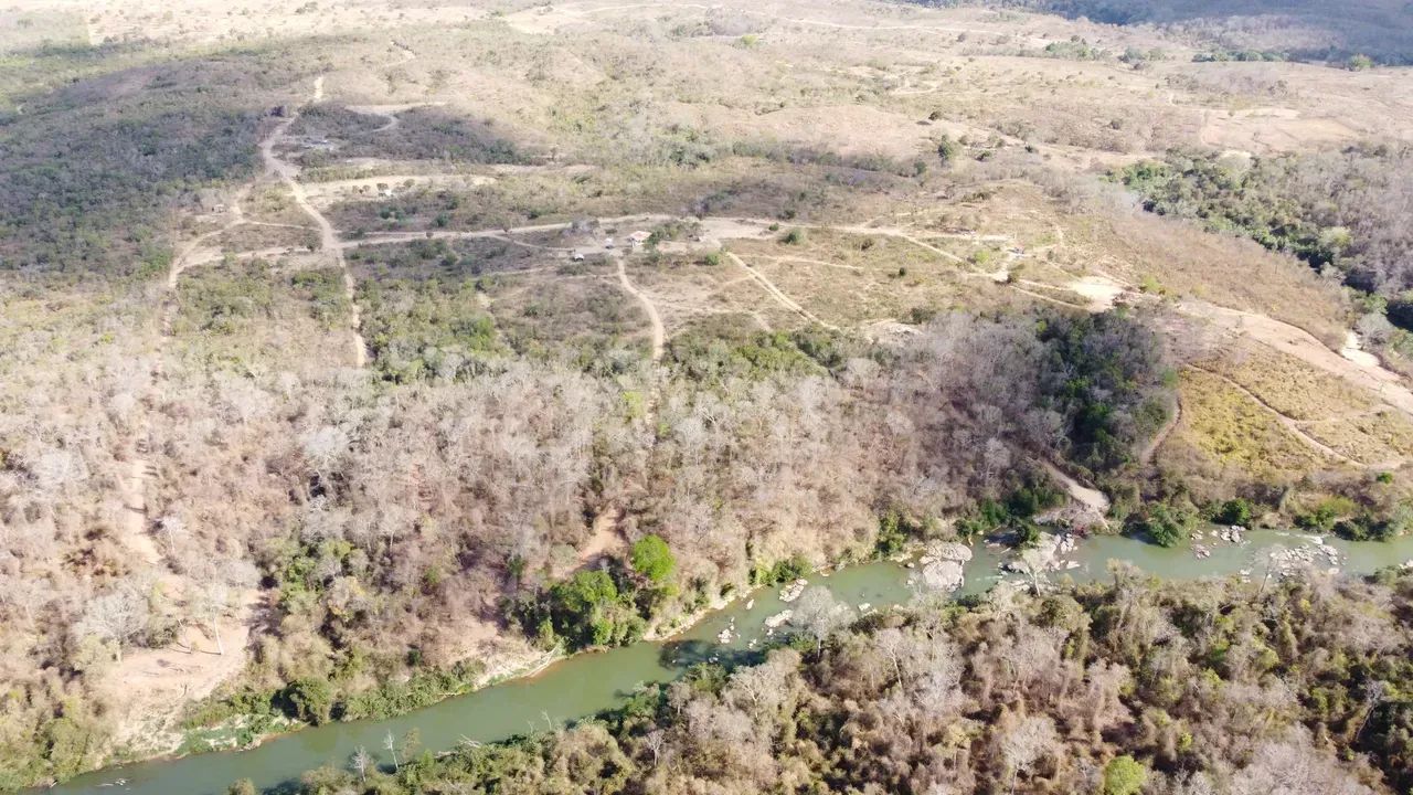 . Chacara 20.000 metros Beira Rio Verde { - Foto 10