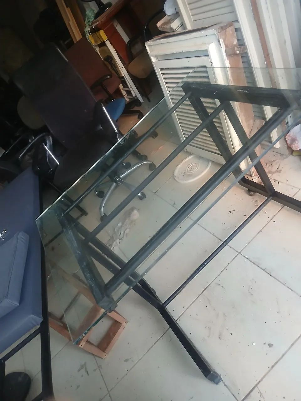 Mesa aço e vidro c/rodinhas - Foto 4