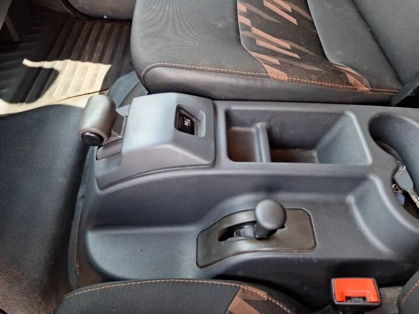Mercedes Benz Accelo 1016 Carroceria Graneleira 5,40m - Foto 12