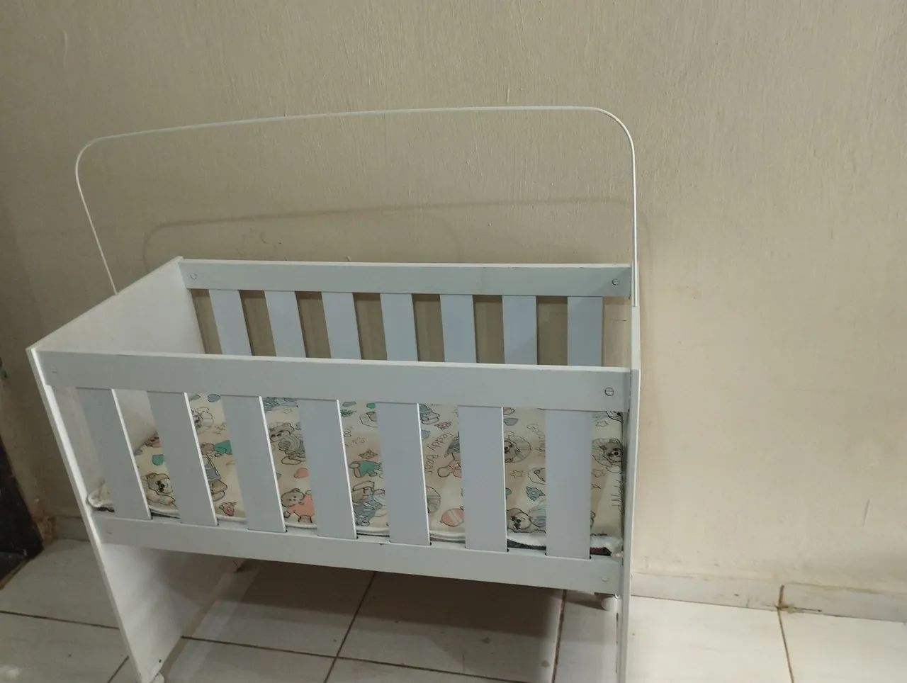 Vendo mini berço com colchão  - Foto 4