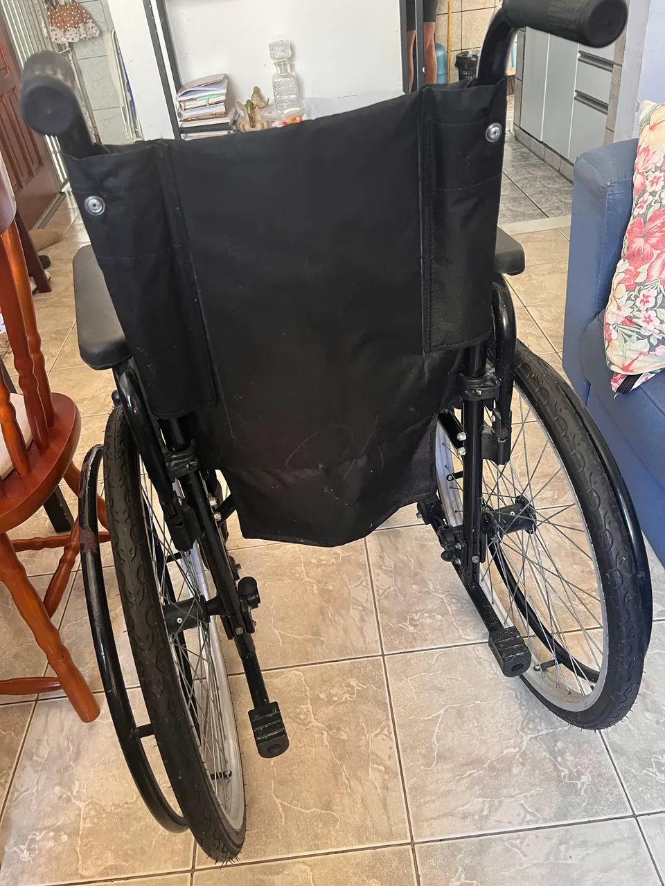 Vendo Cadeira de rodas  - Foto 3
