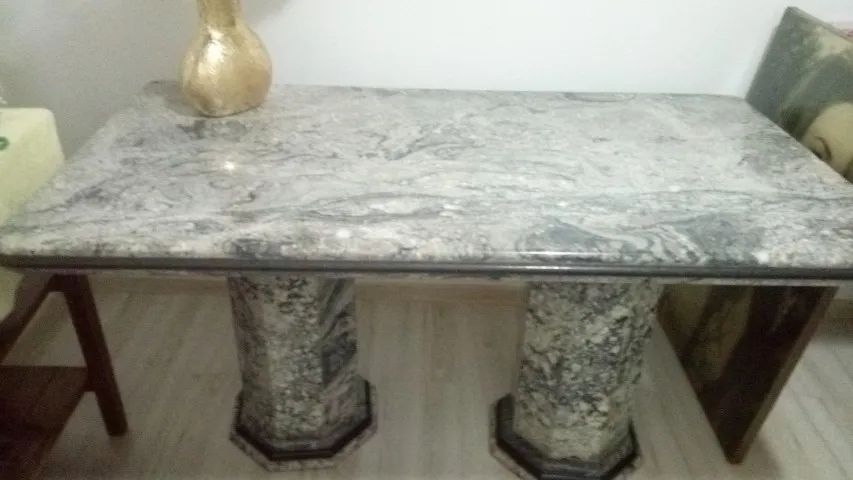 Mesa de mármore 