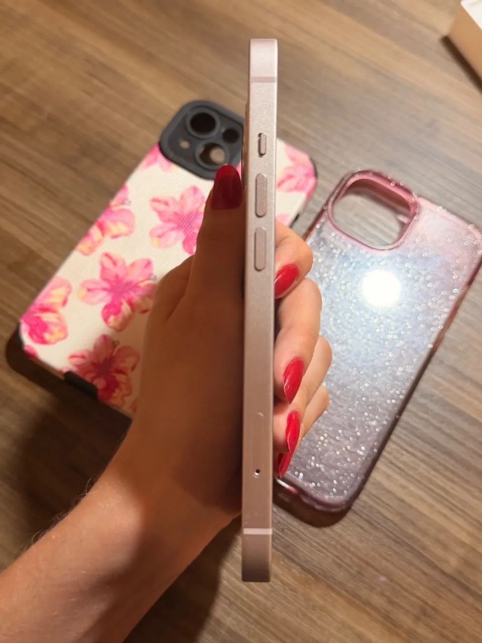 iPhone 13 - 256gb - rosa - impecável  - Foto 4